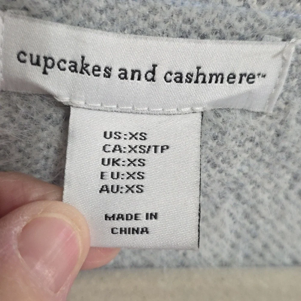 Cupcakes And Cashmere Womens Cardigan Sweater V-Neck Fuzzy‎ Cozy Soft Sz XS